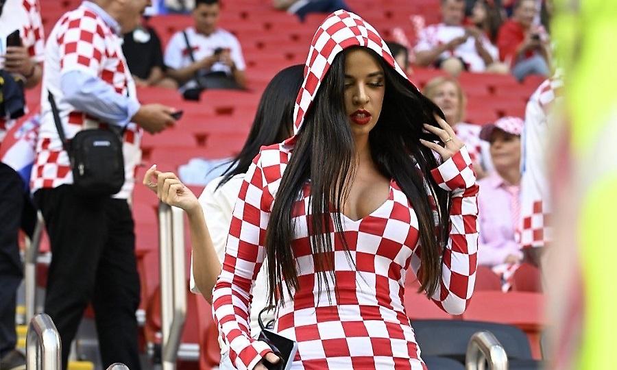 Τρέλανε κόσμο και στο Κροατία-Καναδάς η σέξι Ιβάνα Κνολ