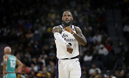 Λαμπρός Λεμπρόν οδήγησε τους Λέικερς