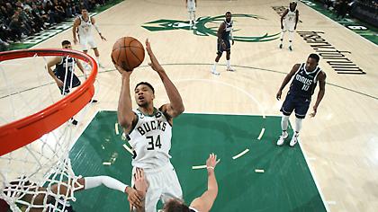 Η MVP εμφάνιση του Γιάννη απέναντι στους Μάβερικς