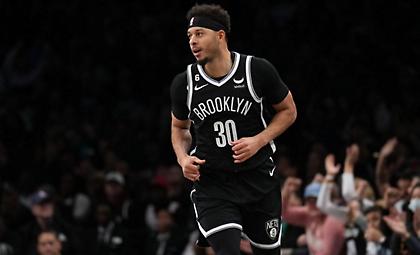 Έλαμψαν τα αδέρφια Κάρι στις νίκες των Γουόριορς και Νετς