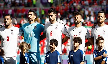 Αποκλεισμό των ΗΠΑ ζητάει το Ιράν για την αφαίρεση του εμβλήματος «Αλλάχ» από την σημαία του!