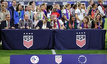 Η εθνική ομάδα γυναικών των ΗΠΑ έχει βγάλει 6,5 εκατ. δολάρια λόγω της πορείας των αντρών στο Κατάρ