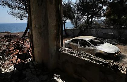 Συγκλονιστικές καταθέσεις για Μάτι: «Κολυμπούσαμε ώρες, σπίθες στο νερό, πτώματα έπλεαν δίπλα μας»