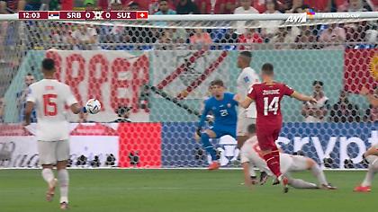 Τρομερή σουτάρα του Ζίβκοβιτς, τράνταξε το δεξί δοκάρι της Ελβετίας!