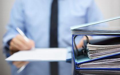 Δημόσιο: ποιοι μπορούν να βγουν στη σύνταξη κάτω από τα 62 έτη