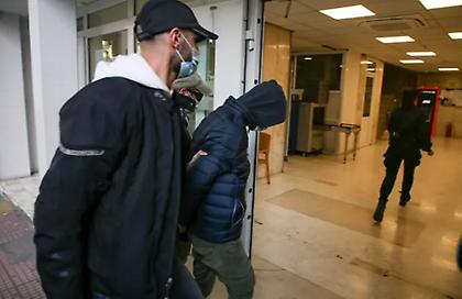 Γυναικοκτονία στον Πειραιά: «Συντετριμμένος» δηλώνει ο 25χρονος καθ’ ομολογίαν δολοφόνος