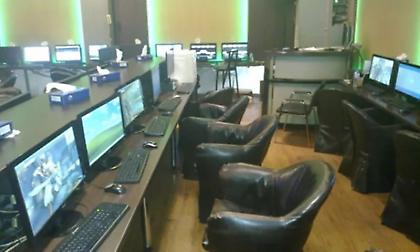 Εντοπίστηκε κατάστημα στην Καλλιθέα όπου διεξάγονταν παράνομα τυχερά παίγνια