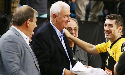 Ανακοινώθηκε από τη Ρέτζιο Εμίλια και κάνει ντεμπούτο με την… ΑΕΚ ο Σάκοτα!