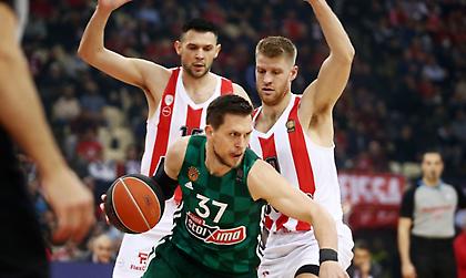 Χτύπησε στο δεξί φρύδι ο Πονίτκα, έκανε ράμματα και επέστρεψε