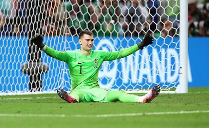 Ήρωας Λιβάκοβιτς, έπιασε τρία πέναλτι και έστειλε την Κροατία στα προημιτελικά!