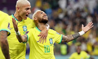 Τεράστιο προβάδισμα πρόκρισης η Βραζιλία: 2-0 με πέναλτι του Νεϊμάρ και αφιέρωση στον Πελέ!