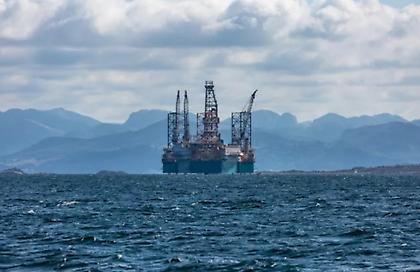 Άλμα 3% στις τιμές του πετρελαίου μετά το εμπάργκο της ΕΕ στο ρωσικό αργό