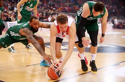 Ζέρβας: «Έδειξε χαρακτήρα σε κακή μέρα ο Ολυμπιακός» -Πετρίδης: «Έκλεισε την ψαλίδα ο Παναθηναϊκός»