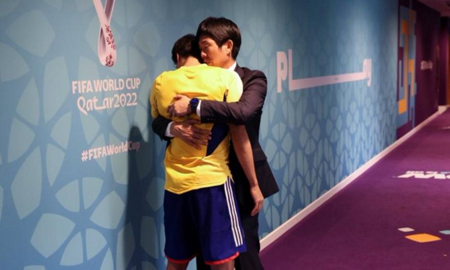Ιαπωνία: Η αγκαλιά του προπονητή