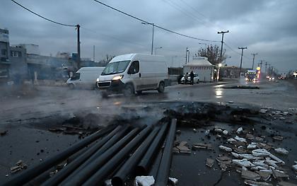 Ένταση με Ρομά στην περιοχή των Μεγάρων: Κλειστή η Αθηνών – Κορίνθου