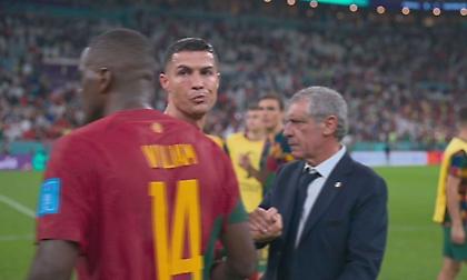 Τον λες και ξενερωμένο: Η ψυχρή χειραψία του Κριστιάνο Ρονάλντο στον Σάντος