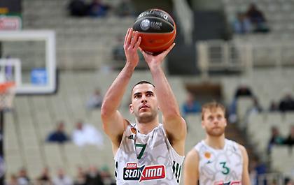 Χτύπησε και αποχώρησε υποβασταζόμενος ο Μποχωρίδης