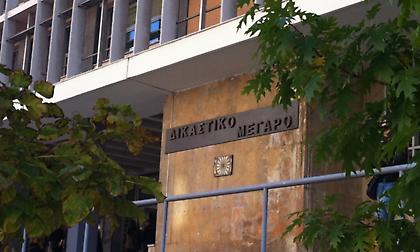 Τηλεφωνήματα για βόμβα στο δικαστικό μέγαρο Θεσσαλονίκης, την ώρα που απολογείται ο αστυνομικός
