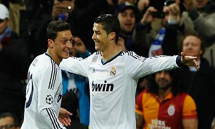 Οζίλ για Ρονάλντο: «Ειδήμονες χωρίς καριέρα που προσπαθούν να πάρουν προσοχή από το όνομα του»