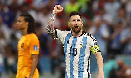 Μέσι: «Ο Μαραντόνα μας παρακολουθεί και μας δίνει ώθηση από ψηλά»