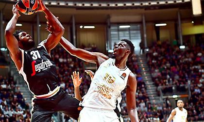 Θλάση στη γάμπα ο Οτζελέγε