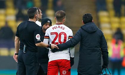 «Συναγερμός» με Πέλκα- Αποχώρησε τραυματίας από το ματς της Χαλ με τη Γουότφορντ