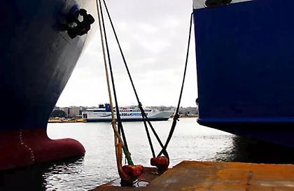 Κανονικά τα δρομολόγια των πλοίων από τον Πειραιά -  Απαγόρευση απόπλου από Ραφήνα και Λαύριο