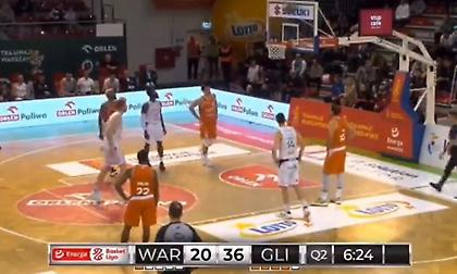 Παίκτης στην Πολωνία εκτέλεσε βολή και έστειλε την μπάλα στο πάνω μέρος του ταμπλό!