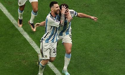 Έκανε… χαζό τον Γκβάρντιολ ο Μέσι και 3-0 με Άλβαρες!