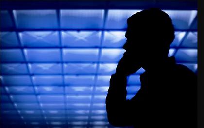 Πάτρα: Ακόμη μια ηλικιωμένη θύμα τηλεφωνικής απάτης - Πέταξε από το μπαλκόνι 1.600 ευρώ!