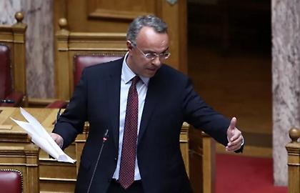 Προϋπολογισμός 2023: Σύγκρουση Σταϊκούρα-Τσακαλώτου για το διαθέσιμο εισόδημα