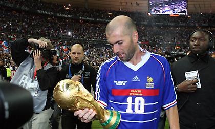 Ο Ζιντάν αρνήθηκε την πρόσκληση της γαλλικής ομοσπονδίας και δεν θα πάει στον τελικό του Μουντιάλ!