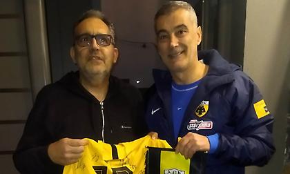 Το δώρο έκπληξη της ΑΕΚ σε φίλο της ομάδας με προβλήματα υγείας στην Ιεράπετρα