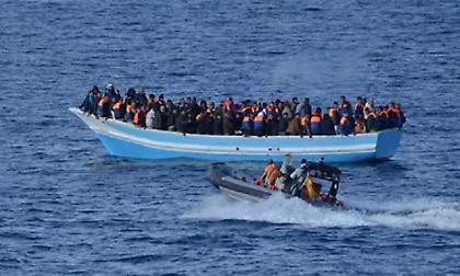 Τραγωδία στη Λέσβο: Νεκρό βρέφος έπειτα από πρόσκρουση βάρκας με πρόσφυγες πάνω σε βράχο