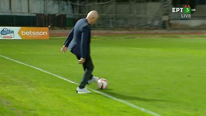 Απίθανος Αναστόπουλος, δέχτηκε κάρτα επειδή κοντρόλαρε την μπάλα εντός αγωνιστικού χώρου!