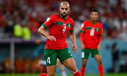 «Σφάζονται» στα πόδια του Άμραμπατ, αλλά εκείνος θέλει... Λίβερπουλ!