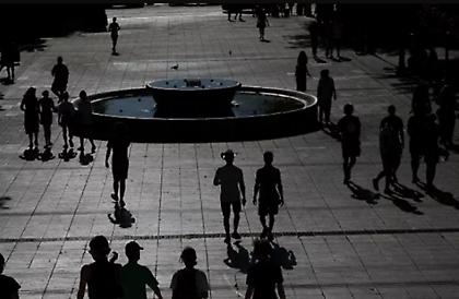 Αιματηρή συμπλοκή μεταξύ ανήλικων κοριτσιών στην πλατεία Συντάγματος