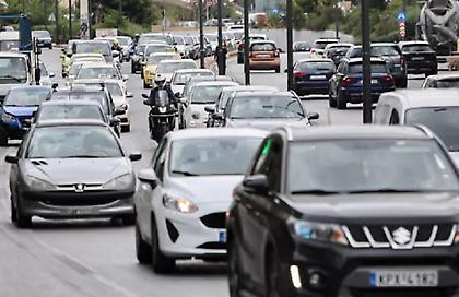 Ακινητοποιημένα τα 2 ρεύματα της Κηφισού: Μποτιλιάρισμα 14 χλμ στην κάθοδο και 7χλμ στην άνοδο