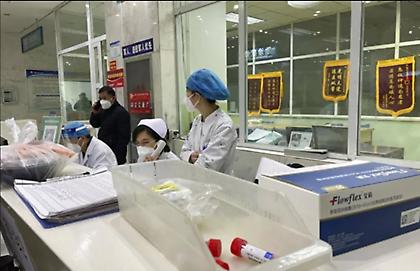 Ανησυχεί ο Παγκόσμιος Οργανισμός Υγείας για την αύξηση κρουσμάτων Covid-19 στην Κίνα