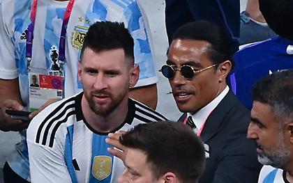 Ο Τούρκος σεφ Salt Bae απαντά στους επικριτές του με παλιό βίντεό του με τον Μέσι