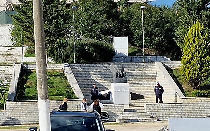 Καταγγελία πως ο Αλβανός πρόεδρος απαίτησε να κατέβει η ελληνική σημαία σε μειονοτικό χωριό