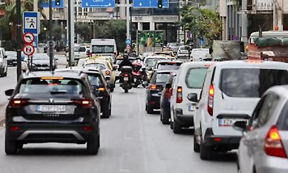 Κίνηση τώρα: Κυκλοφοριακό «κομφούζιο» στον Κηφισό και το κέντρο της Αθήνας