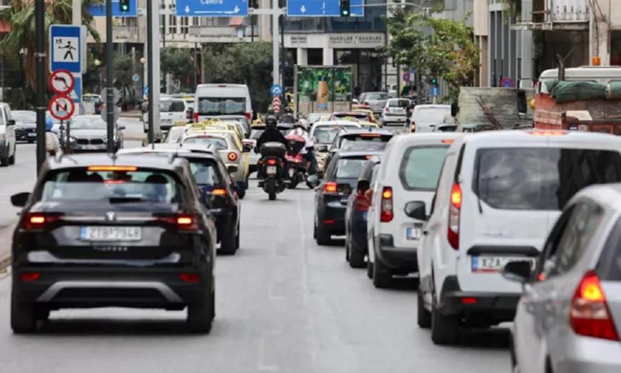 Κίνηση τώρα: Κυκλοφοριακό «κομφούζιο» σε Κηφισό και κέντρο
