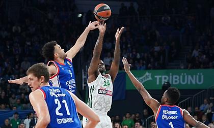 Δεν μπόρεσε να αντισταθεί στην ανώτερη Εφές και γνώρισε βαριά ήττα στην Πόλη ο Παναθηναϊκός