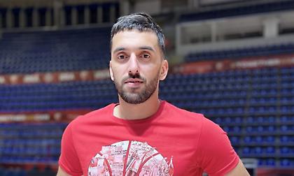 Ανήμερα των Χριστουγέννων ντεμπουτάρει με Ερυθρό Αστέρα ο Καμπάτσο