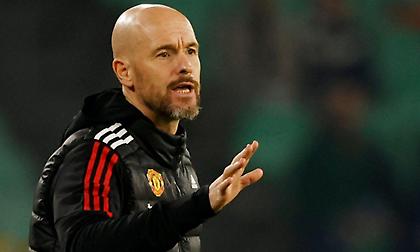 Τεν Χαγκ για Μαρτίνες: «Περπατάει στο Μπουένος Άιρες, ενώ σε τέσσερις μέρες έχουμε ματς»