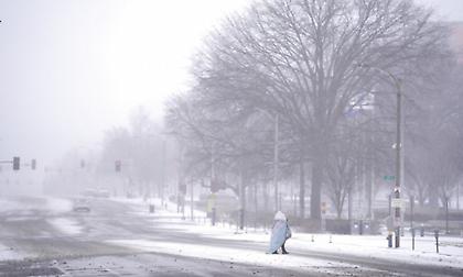 «Στο έλεος του χιονιά» η Νέα Υόρκη: Πολικό ψύχος, διακοπές ρεύματος και εκατοντάδες εγκλωβισμένοι