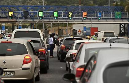 Σήμερα κορυφώνεται η έξοδος των Χριστουγέννων - Επί ποδός η Τροχαία