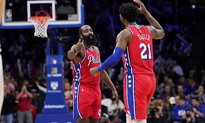 Χριστουγεννιάτικο πάρτι των Σίξερς στη Νέα Υόρκη με «καυτούς» Εμπίντ και Χάρντεν!