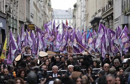 Οργή στην κουρδική κοινότητα της Γαλλίας - Το Παρίσι κατηγορεί η Άγκυρα